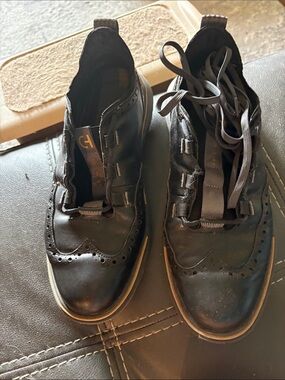 Men's Black Wingtip Derby Oxfords with Contrast Sole